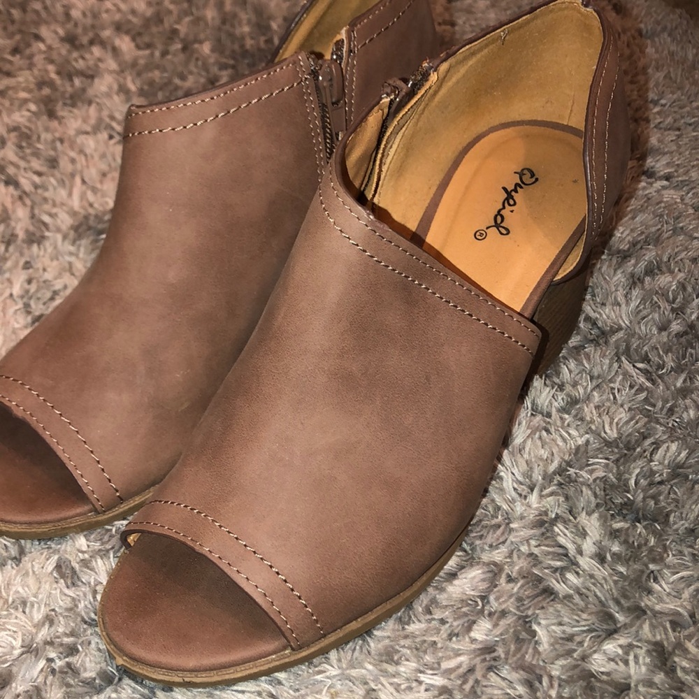 Qupid Wedges!